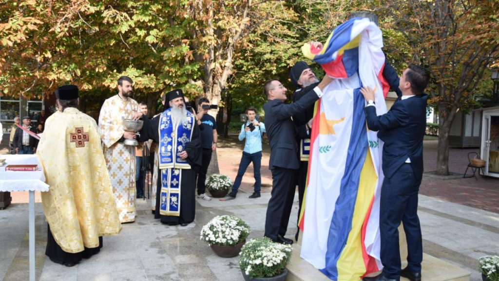 Dezvelirea bustului Arhiepiscopului Ciprian la Iași, 23 septembrie 2015