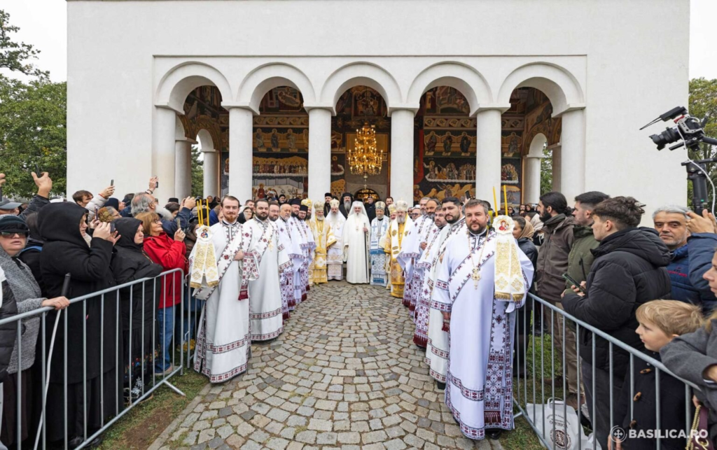 Procesiune la Mănăstirea Cernica